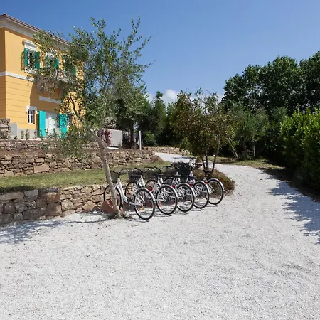 ゲストハウス Le Api
