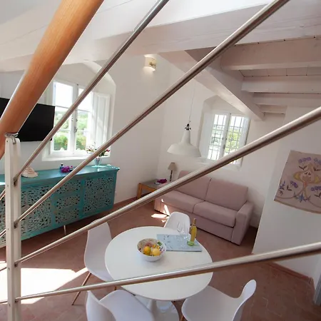 Le Api Guest house *