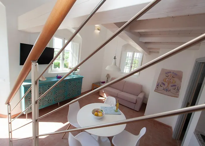 Le Api בית הארחה 4*