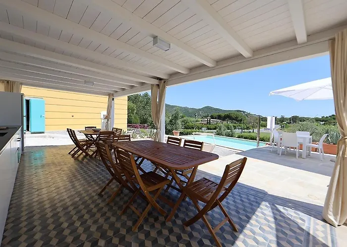 Le Api בית הארחה