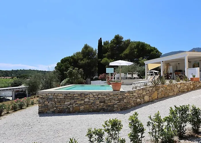 בית הארחה Le Api 4*